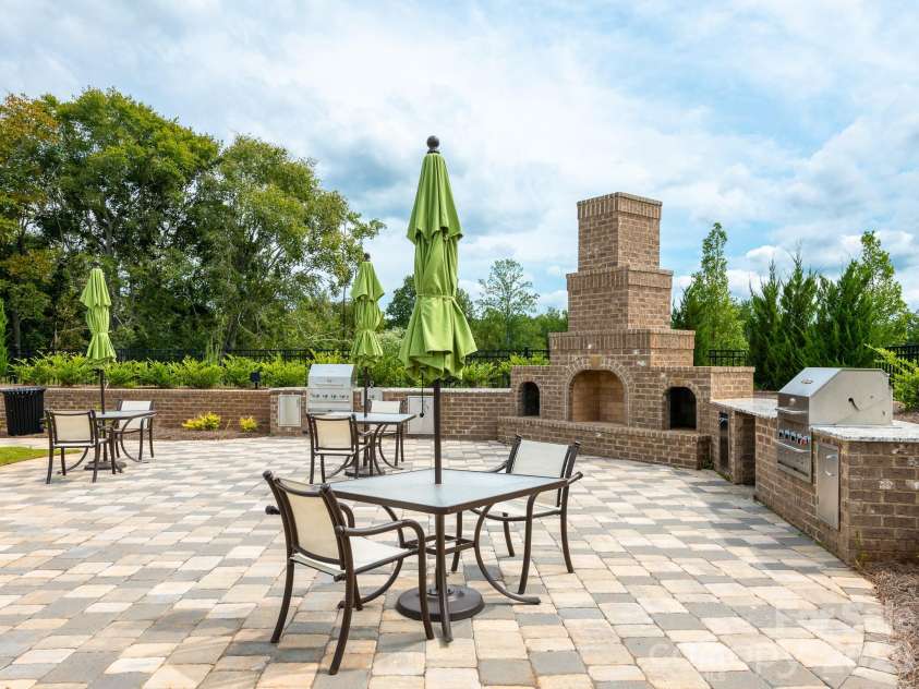 4423 Moxie Way, Charlotte, NC 28215.  MLS# CAR4397354, YatesRealty ID 39887. 