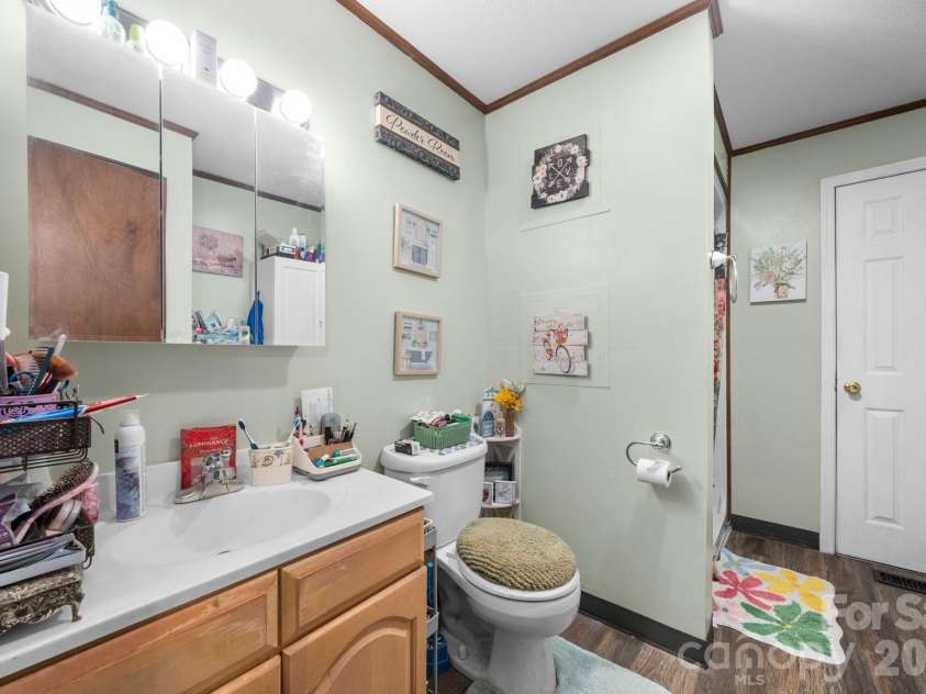 2504 Brentwood Circle, Lenoir, NC 28645.  MLS# CAR4406132, YatesRealty ID 39888. 