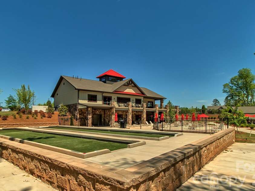 3302 Oliver Stanley Trail, Lancaster, SC 29720.  MLS# CAR4340248, YatesRealty ID 3989. Clubhouse Bocce Courts
