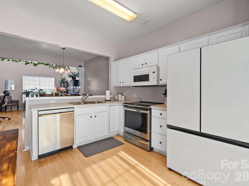 8216 Gossomer Bay Drive, Charlotte, NC 28270.  MLS# CAR4349414, YatesRealty ID 3989. 