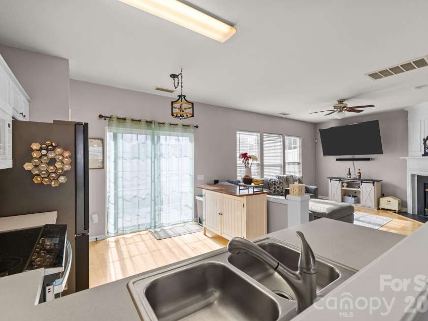 8216 Gossomer Bay Drive, Charlotte, NC 28270.  MLS# CAR4349414, YatesRealty ID 3989. 