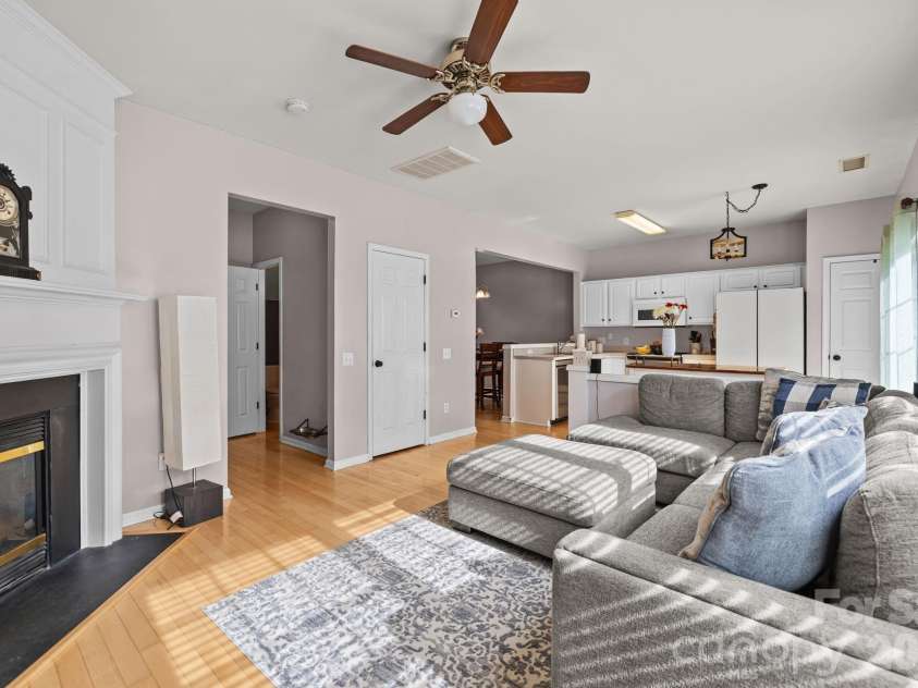 8216 Gossomer Bay Drive, Charlotte, NC 28270.  MLS# CAR4349414, YatesRealty ID 3989. 