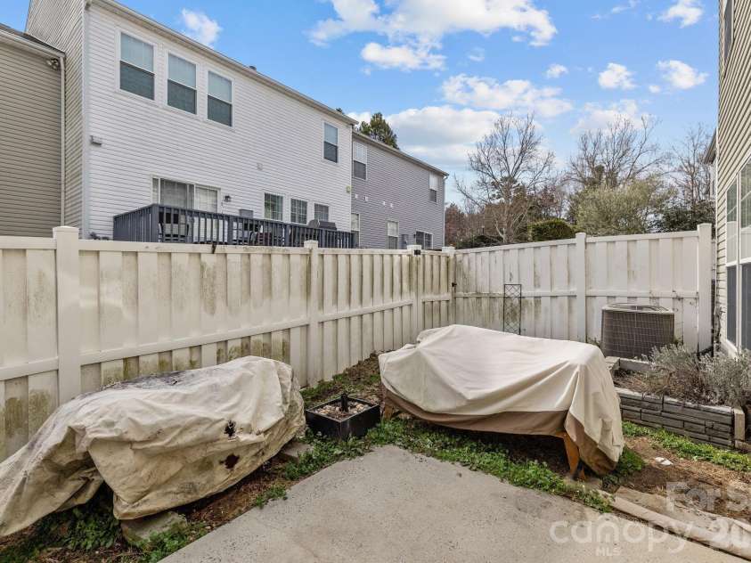 8216 Gossomer Bay Drive, Charlotte, NC 28270.  MLS# CAR4349414, YatesRealty ID 3989. 