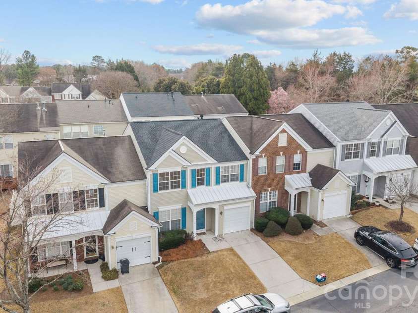8216 Gossomer Bay Drive, Charlotte, NC 28270.  MLS# CAR4349414, YatesRealty ID 3989. 