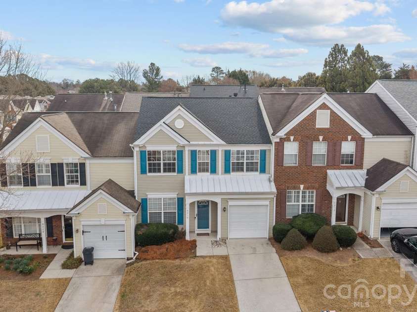 8216 Gossomer Bay Drive, Charlotte, NC 28270.  MLS# CAR4349414, YatesRealty ID 3989. 