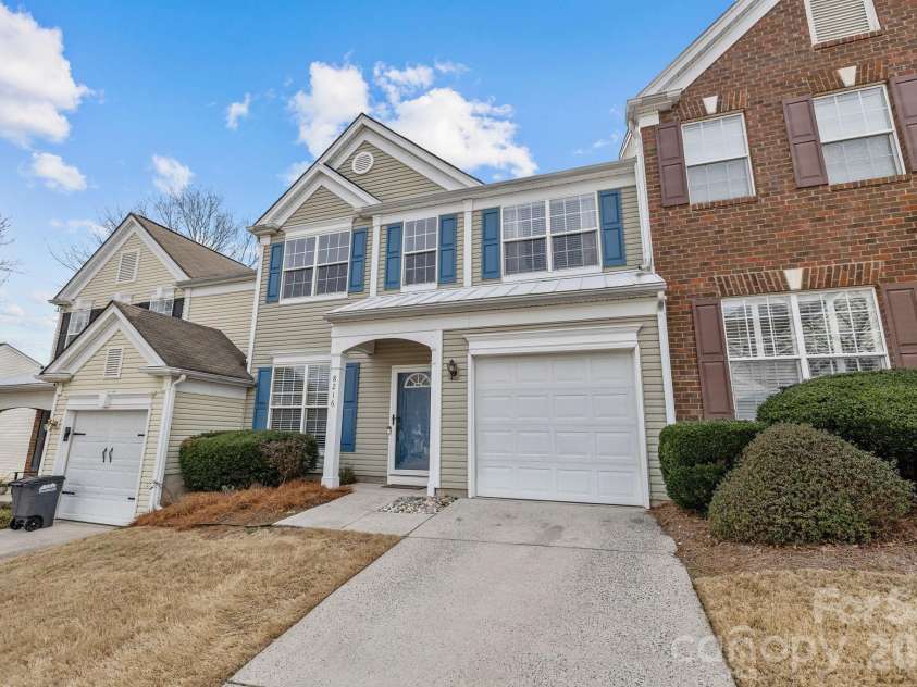 8216 Gossomer Bay Drive, Charlotte, NC 28270.  MLS# CAR4349414, YatesRealty ID 3989. 