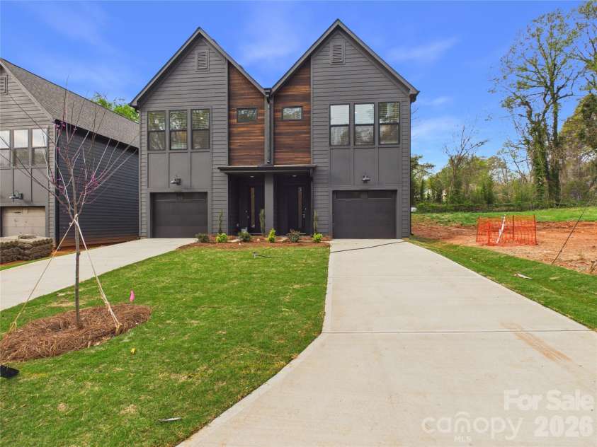 2653 Ravencroft Drive, Charlotte, NC 28208.  MLS# CAR4369277, YatesRealty ID 39891. 