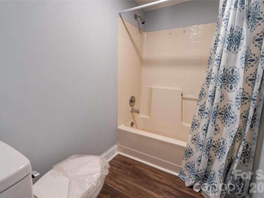 1726 Metcalf Road, Shelby, NC 28150.  MLS# CAR4392526, YatesRealty ID 39892. Bathroom 2