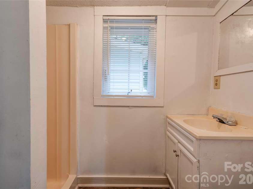 1726 Metcalf Road, Shelby, NC 28150.  MLS# CAR4392526, YatesRealty ID 39892. Bathroom 3