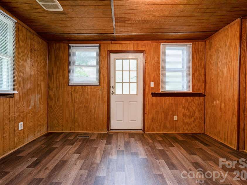 1726 Metcalf Road, Shelby, NC 28150.  MLS# CAR4392526, YatesRealty ID 39892. Flex Space