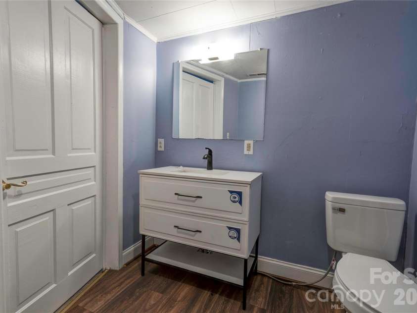 1726 Metcalf Road, Shelby, NC 28150.  MLS# CAR4392526, YatesRealty ID 39892. Half Bath - Upstairs