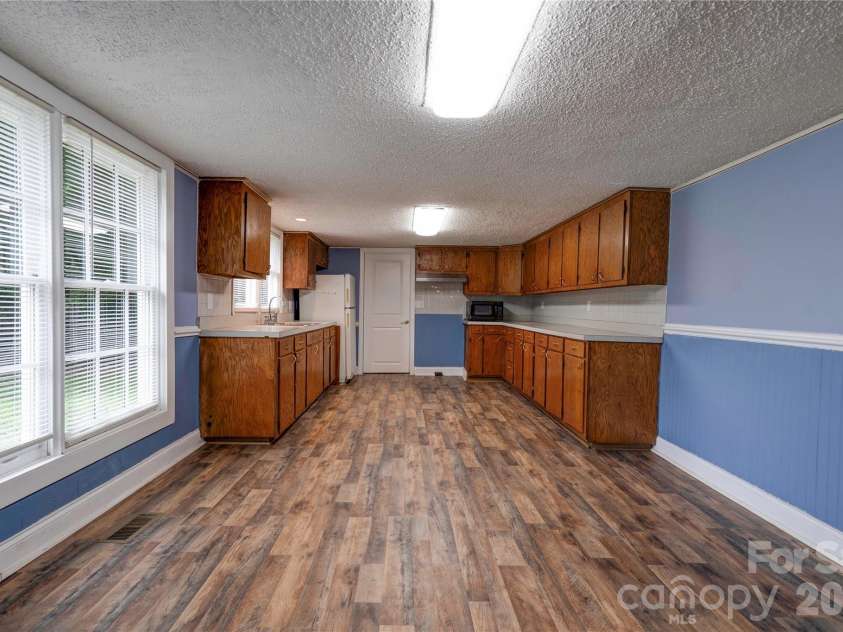 1726 Metcalf Road, Shelby, NC 28150.  MLS# CAR4392526, YatesRealty ID 39892. Kitchen