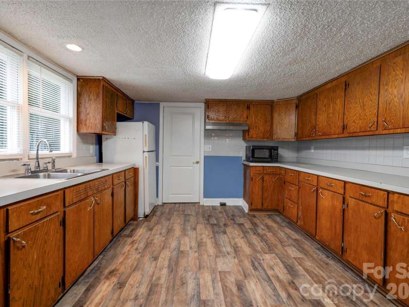 1726 Metcalf Road, Shelby, NC 28150.  MLS# CAR4392526, YatesRealty ID 39892. Kitchen