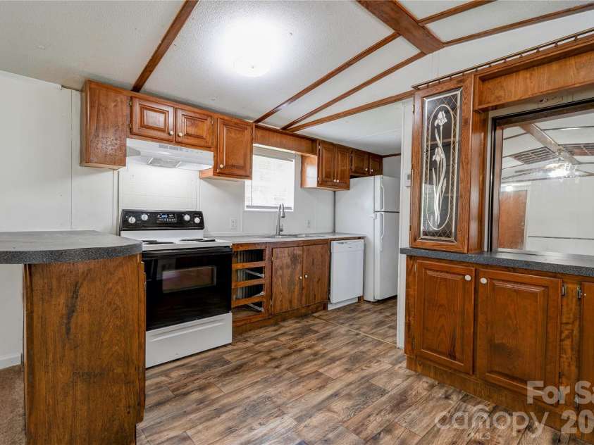 1726 Metcalf Road, Shelby, NC 28150.  MLS# CAR4392526, YatesRealty ID 39892. Kitchen