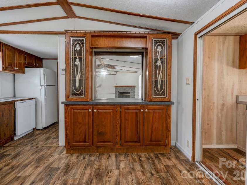1726 Metcalf Road, Shelby, NC 28150.  MLS# CAR4392526, YatesRealty ID 39892. Kitchen