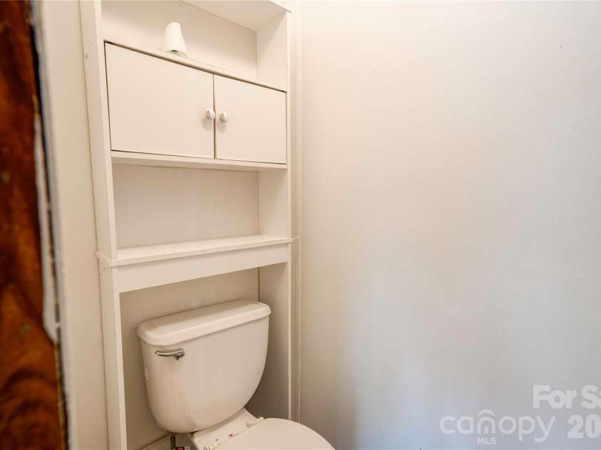 1726 Metcalf Road, Shelby, NC 28150.  MLS# CAR4392526, YatesRealty ID 39892. Primary Bathroom