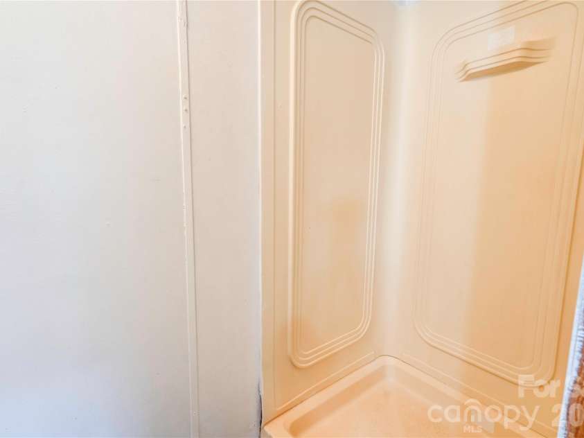 1726 Metcalf Road, Shelby, NC 28150.  MLS# CAR4392526, YatesRealty ID 39892. Primary Bathroom