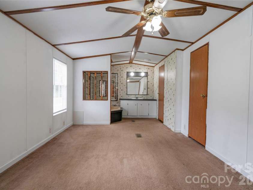 1726 Metcalf Road, Shelby, NC 28150.  MLS# CAR4392526, YatesRealty ID 39892. Primary Bedroom