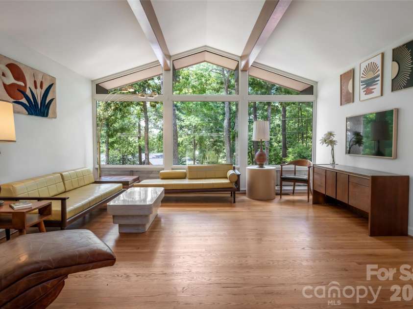24 Amherst Road, Biltmore Forest, NC 28803.  MLS# CAR4394304, YatesRealty ID 39893. 