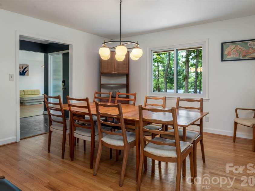 24 Amherst Road, Biltmore Forest, NC 28803.  MLS# CAR4394304, YatesRealty ID 39893. 