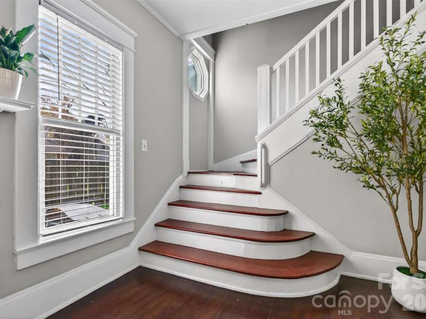 610 Westside Drive, Lexington, NC 27292.  MLS# CAR4394670, YatesRealty ID 39894. 