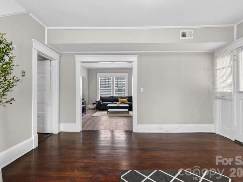 610 Westside Drive, Lexington, NC 27292.  MLS# CAR4394670, YatesRealty ID 39894. 