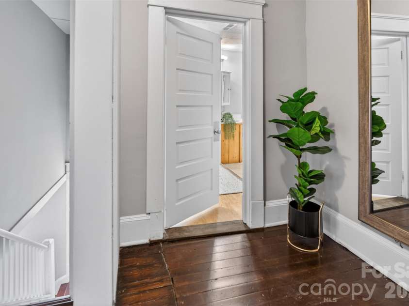 610 Westside Drive, Lexington, NC 27292.  MLS# CAR4394670, YatesRealty ID 39894. 