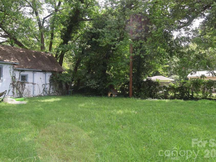 504 Oak Street, Mooresville, NC 28115.  MLS# CAR4407360, YatesRealty ID 39897. 