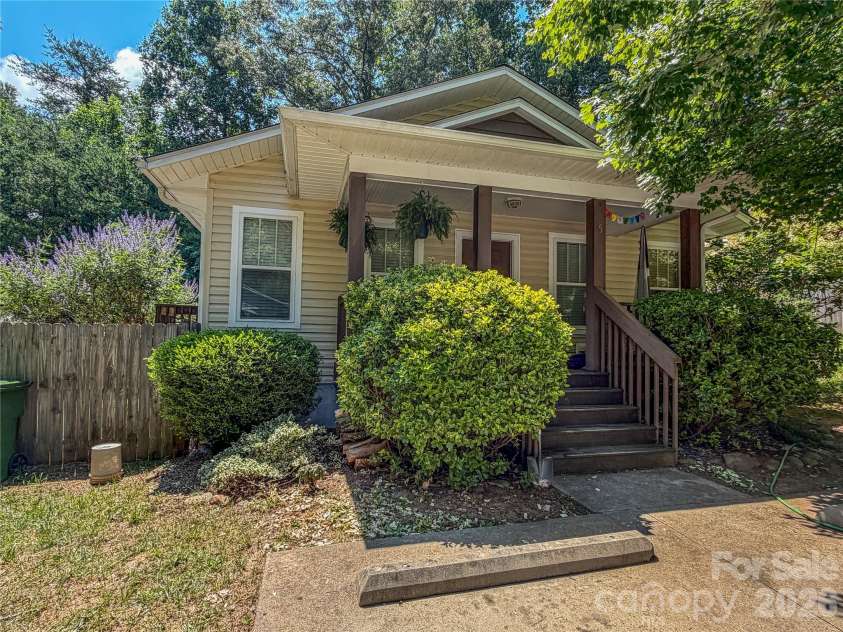 5 Springmill Drive, Asheville, NC 28806.  MLS# CAR4401361, YatesRealty ID 39898. 