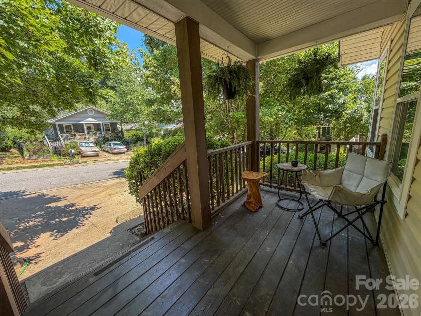 5 Springmill Drive, Asheville, NC 28806.  MLS# CAR4401361, YatesRealty ID 39898. 