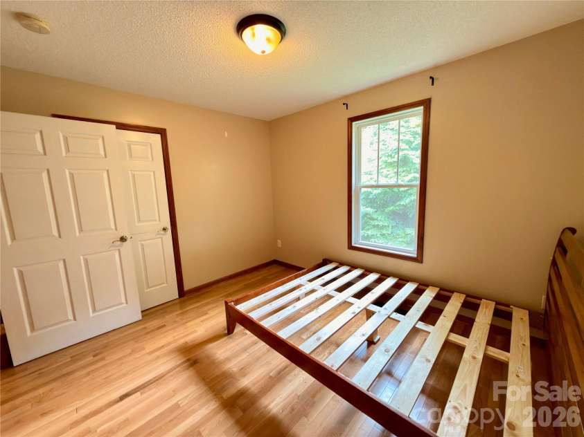 5 Springmill Drive, Asheville, NC 28806.  MLS# CAR4401361, YatesRealty ID 39898. 
