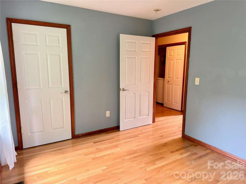 5 Springmill Drive, Asheville, NC 28806.  MLS# CAR4401361, YatesRealty ID 39898. 
