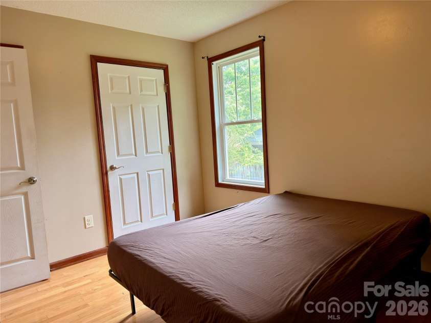 5 Springmill Drive, Asheville, NC 28806.  MLS# CAR4401361, YatesRealty ID 39898. 