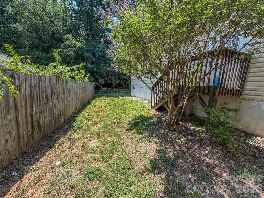 5 Springmill Drive, Asheville, NC 28806.  MLS# CAR4401361, YatesRealty ID 39898. 