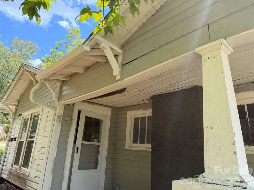 405 Park Avenue, Drexel, NC 28655.  MLS# CAR4407405, YatesRealty ID 39899. 