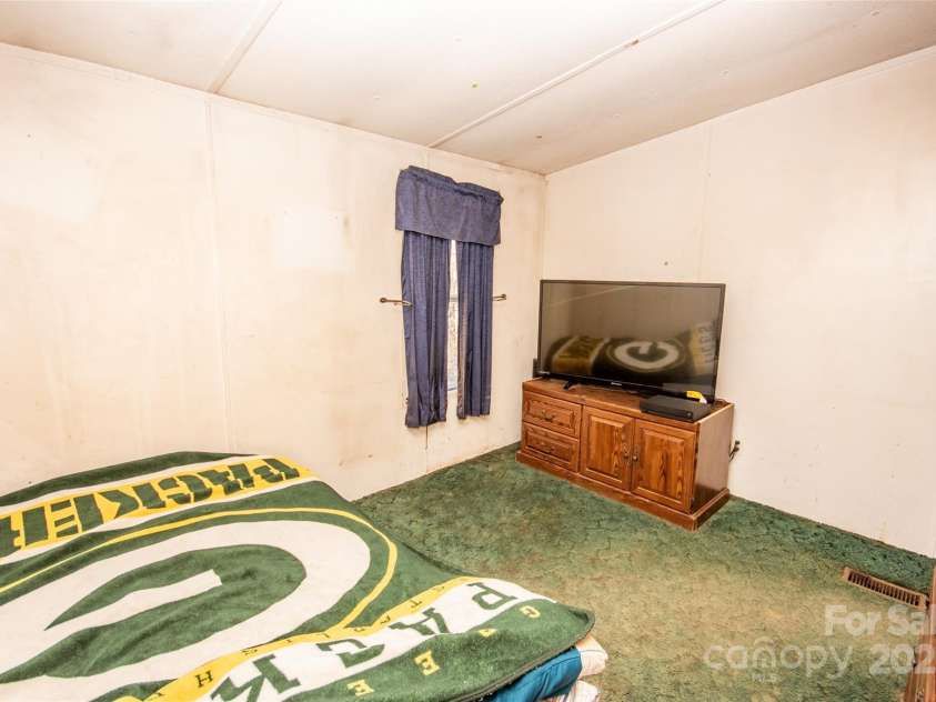 338 Piney Grove Road, Harmony, NC 28634.  MLS# CAR4214212, YatesRealty ID 399. 