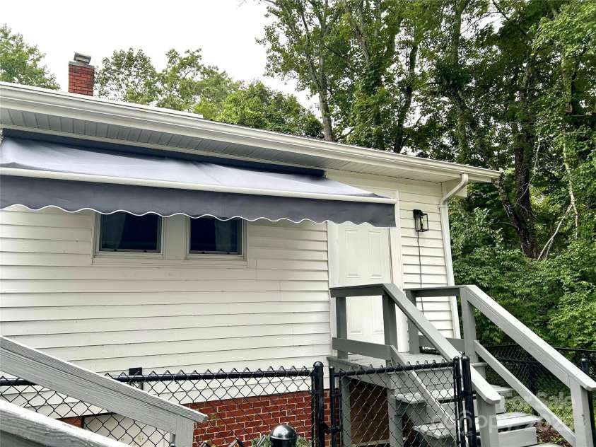 44 Hemlock Avenue, Spruce Pine, NC 28777.  MLS# CAR4315441, YatesRealty ID 399. 