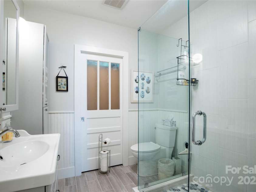 44 Hemlock Avenue, Spruce Pine, NC 28777.  MLS# CAR4315441, YatesRealty ID 399. 