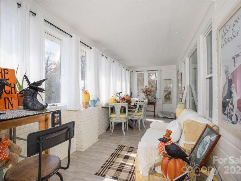 44 Hemlock Avenue, Spruce Pine, NC 28777.  MLS# CAR4315441, YatesRealty ID 399. 