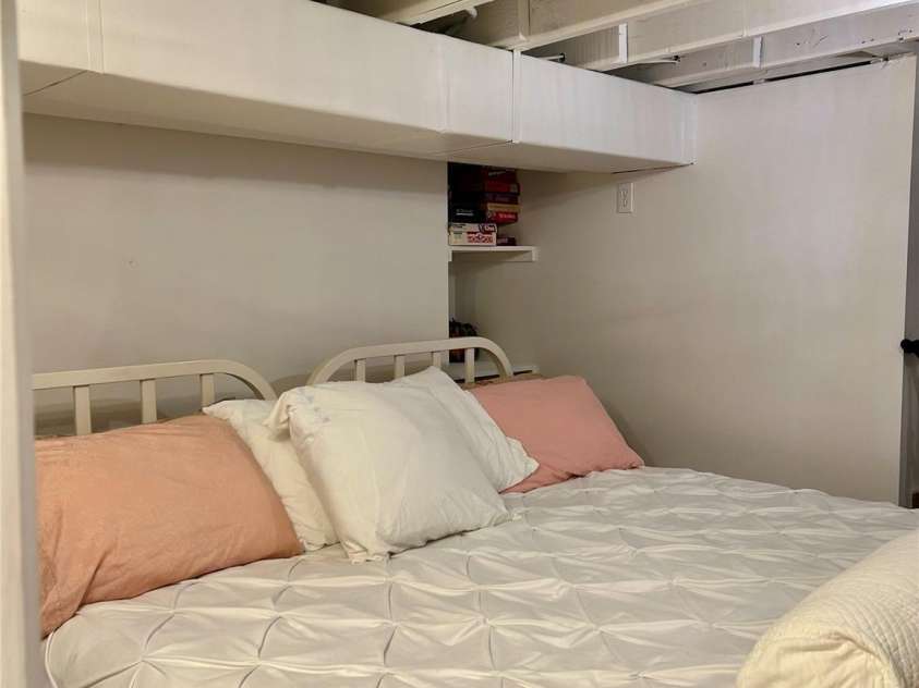 44 Hemlock Avenue, Spruce Pine, NC 28777.  MLS# CAR4315441, YatesRealty ID 399. 