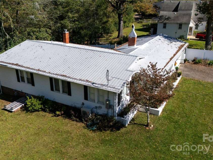 44 Hemlock Avenue, Spruce Pine, NC 28777.  MLS# CAR4315441, YatesRealty ID 399. 