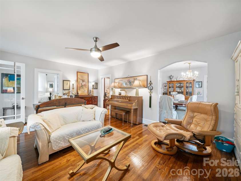 44 Hemlock Avenue, Spruce Pine, NC 28777.  MLS# CAR4389574, YatesRealty ID 399. 