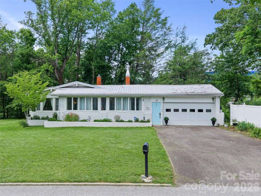 44 Hemlock Avenue, Spruce Pine, NC 28777.  MLS# CAR4389574, YatesRealty ID 399. 
