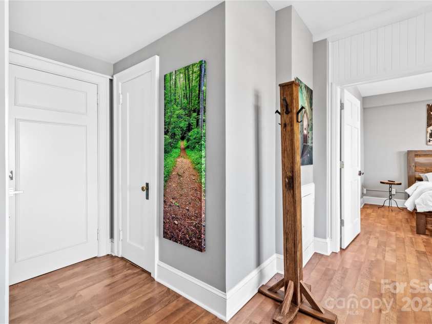 538 Main Street, Hendersonville, NC 28792.  MLS# CAR4233834, YatesRealty ID 399. 