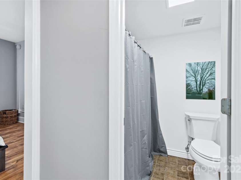 538 Main Street, Hendersonville, NC 28792.  MLS# CAR4233834, YatesRealty ID 399. 