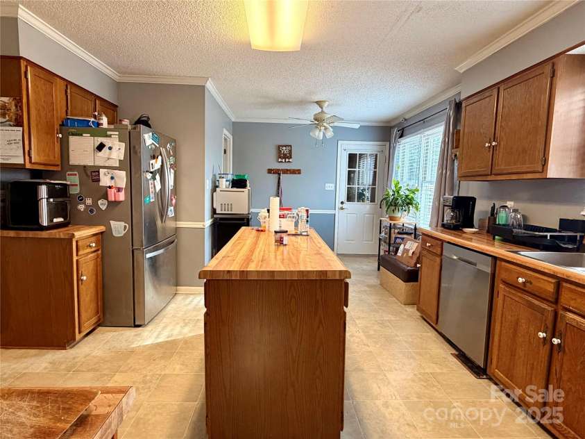 205 Willow Drive, Salisbury, NC 28146.  MLS# CAR4326718, YatesRealty ID 3990. 