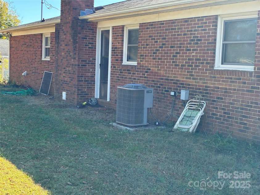 6102 Len Drive, Shelby, NC 28152.  MLS# CAR4317776, YatesRealty ID 3990. 