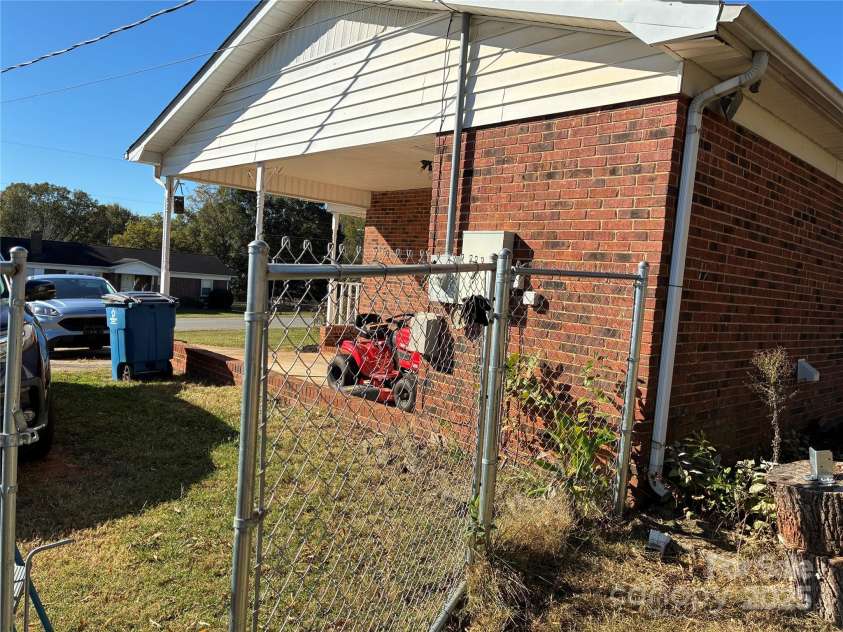 6102 Len Drive, Shelby, NC 28152.  MLS# CAR4317776, YatesRealty ID 3990. 