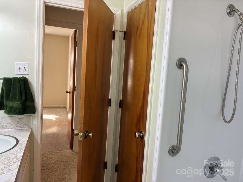 6102 Len Drive, Shelby, NC 28152.  MLS# CAR4317776, YatesRealty ID 3990. 