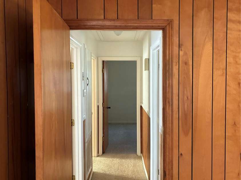 6102 Len Drive, Shelby, NC 28152.  MLS# CAR4317776, YatesRealty ID 3990. Hallway to bedrooms 